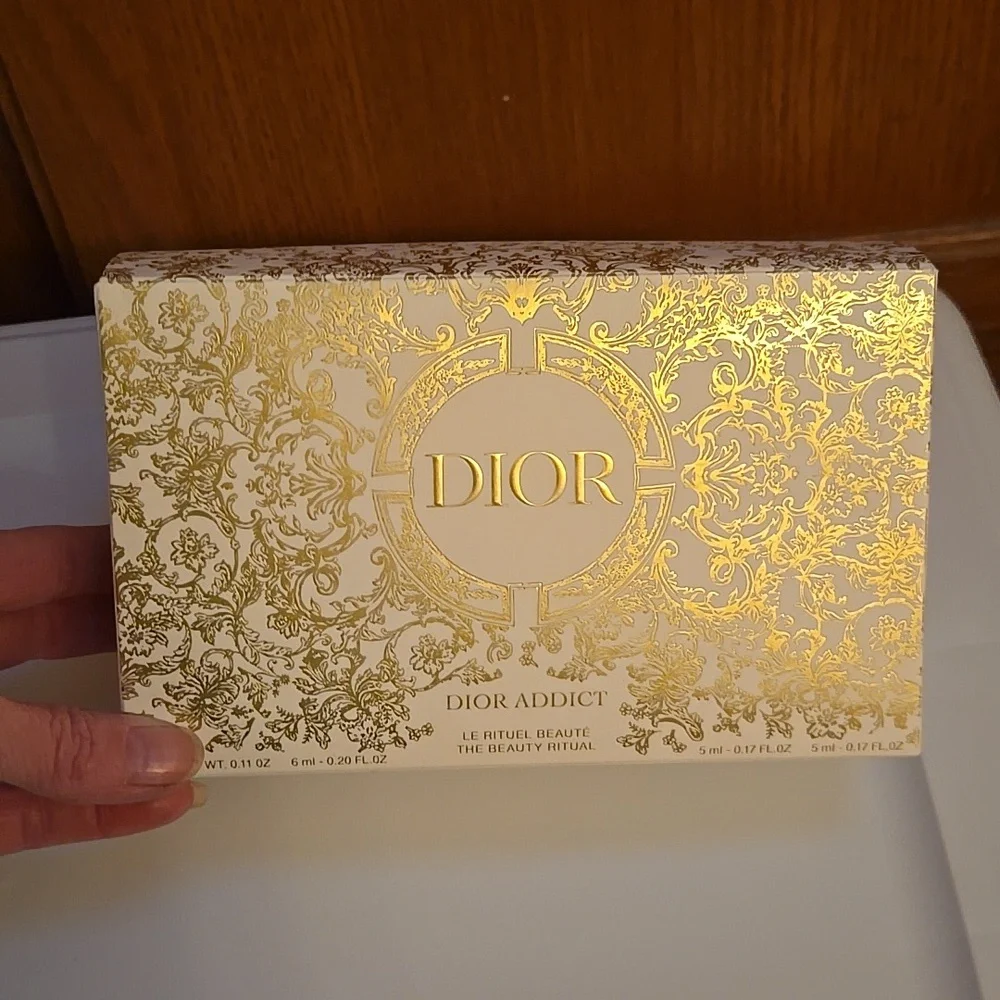 DIOR pouch & box NEW